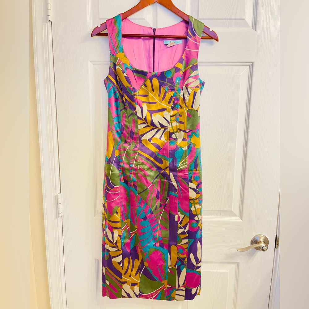 Stunning early 2000s Marciano silk blend dress. Sz S. Excellent used condition.